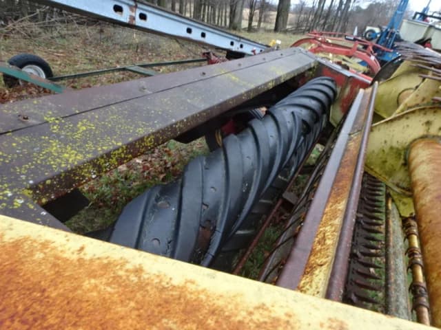 Image of New Holland 479 equipment image 3