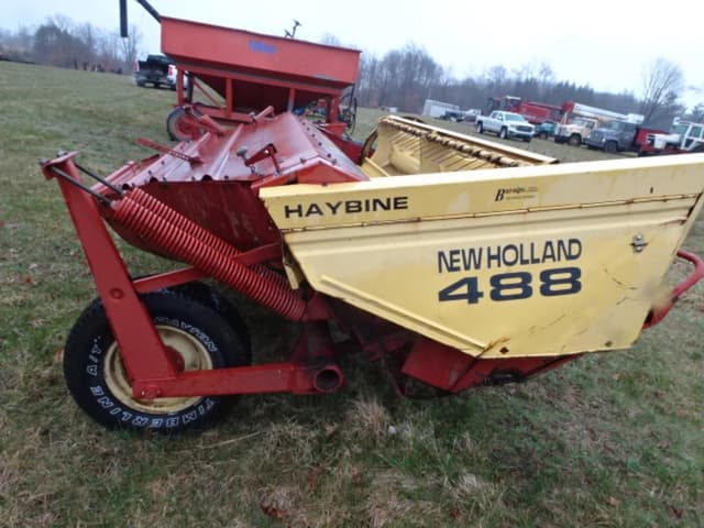 Image of New Holland 488 equipment image 2