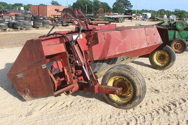Image of New Holland 489 equipment image 2