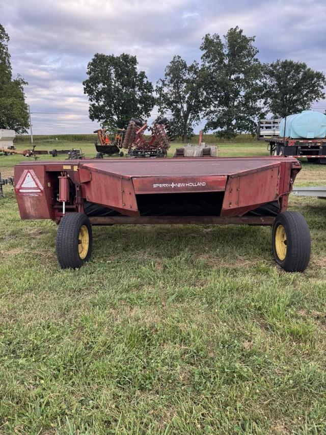 Image of New Holland 489 equipment image 4