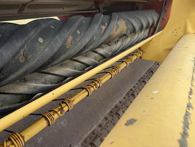 Image of New Holland 492 equipment image 1