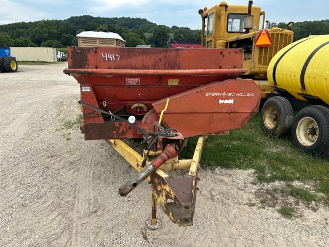 Image of New Holland 519 equipment image 1