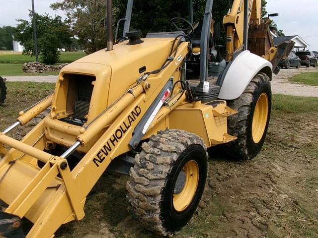 Image of New Holland 555E equipment image 2