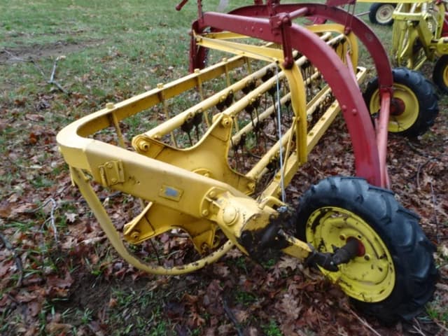 Image of New Holland 56 equipment image 3