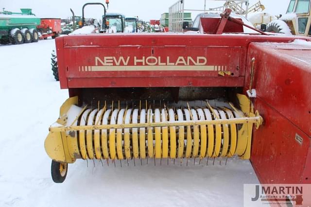 Image of New Holland 570 equipment image 3