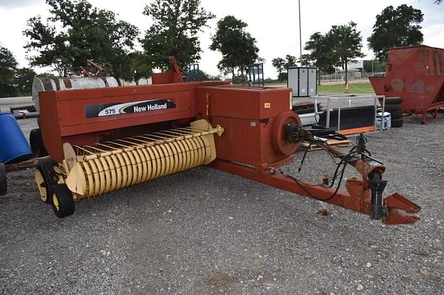 Image of New Holland 575 equipment image 1