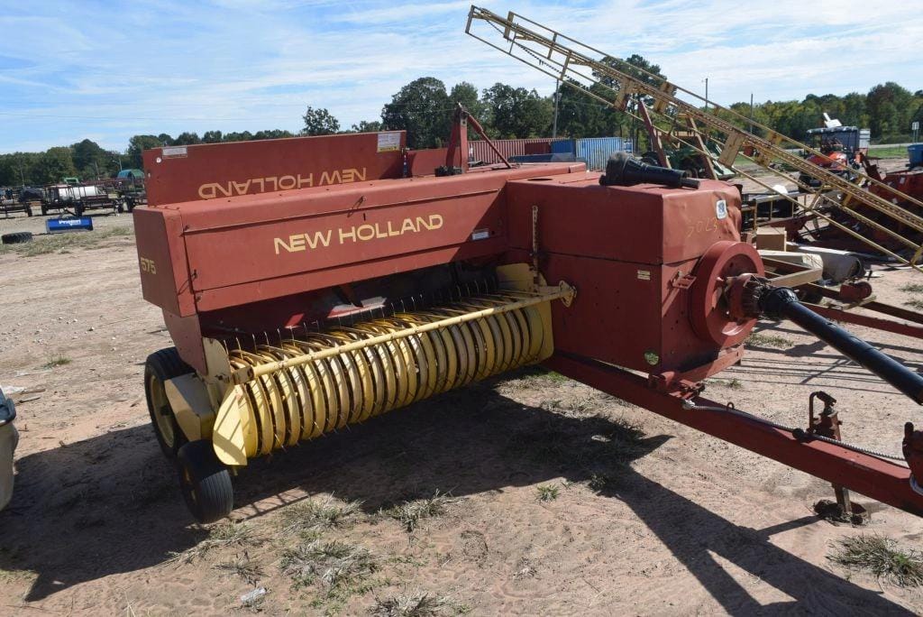 Main image New Holland 575