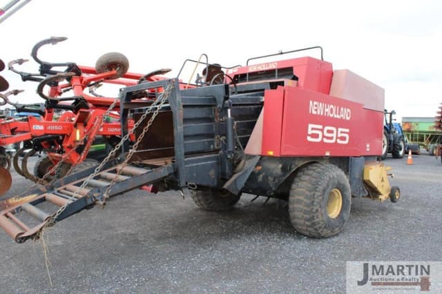 Image of New Holland 595 equipment image 2