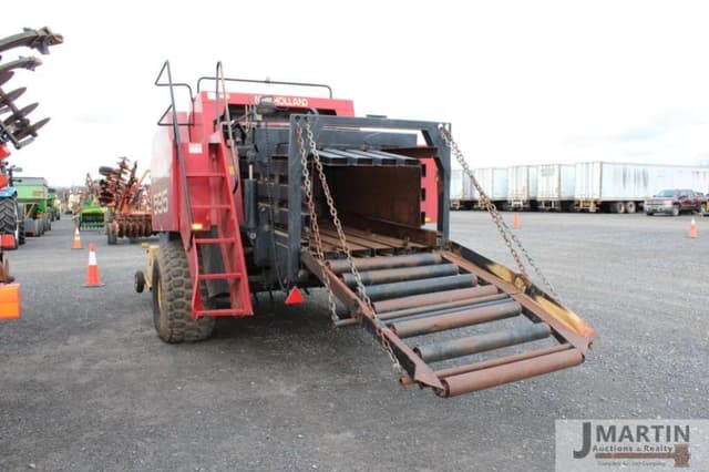 Image of New Holland 595 equipment image 3