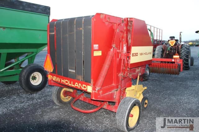 Image of New Holland 630 equipment image 3