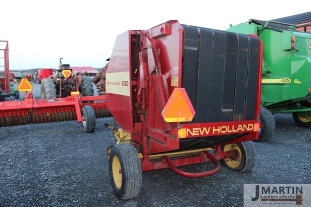 Image of New Holland 630 equipment image 2