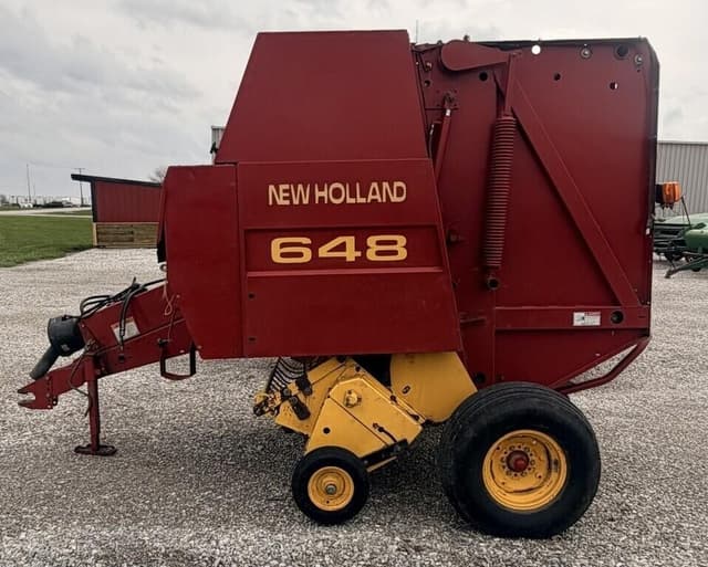 Image of New Holland 648 equipment image 1