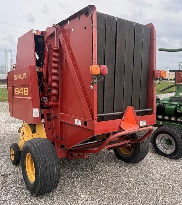 Image of New Holland 648 equipment image 2