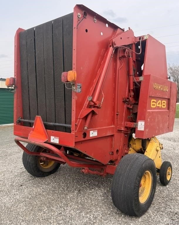 Image of New Holland 648 equipment image 4