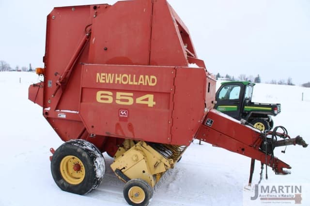 Image of New Holland 654 equipment image 1