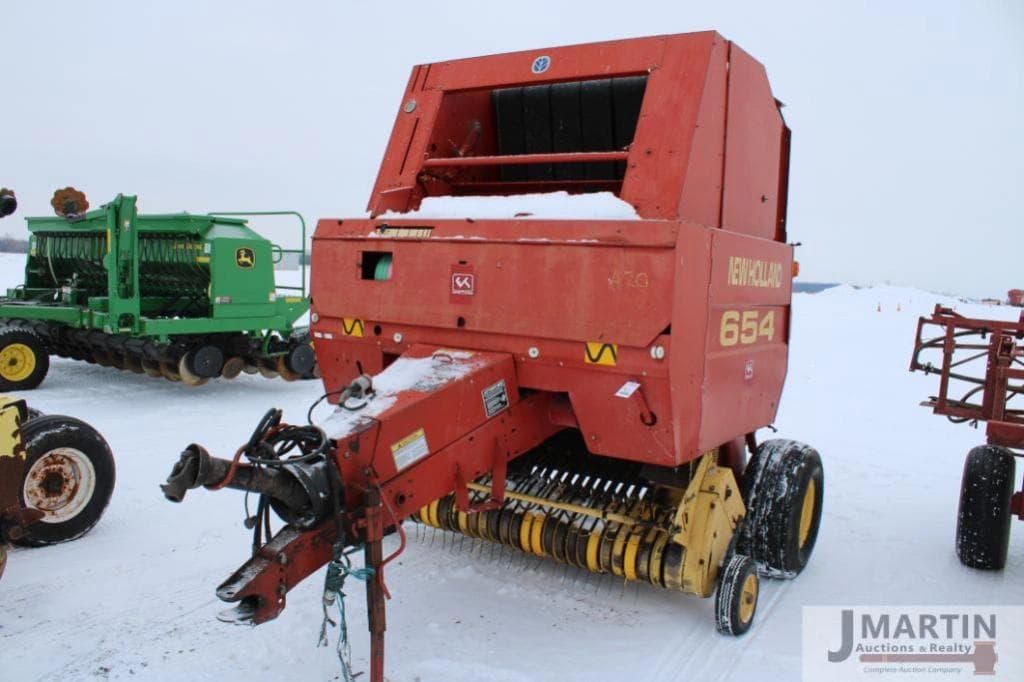 Image of New Holland 654 Primary image