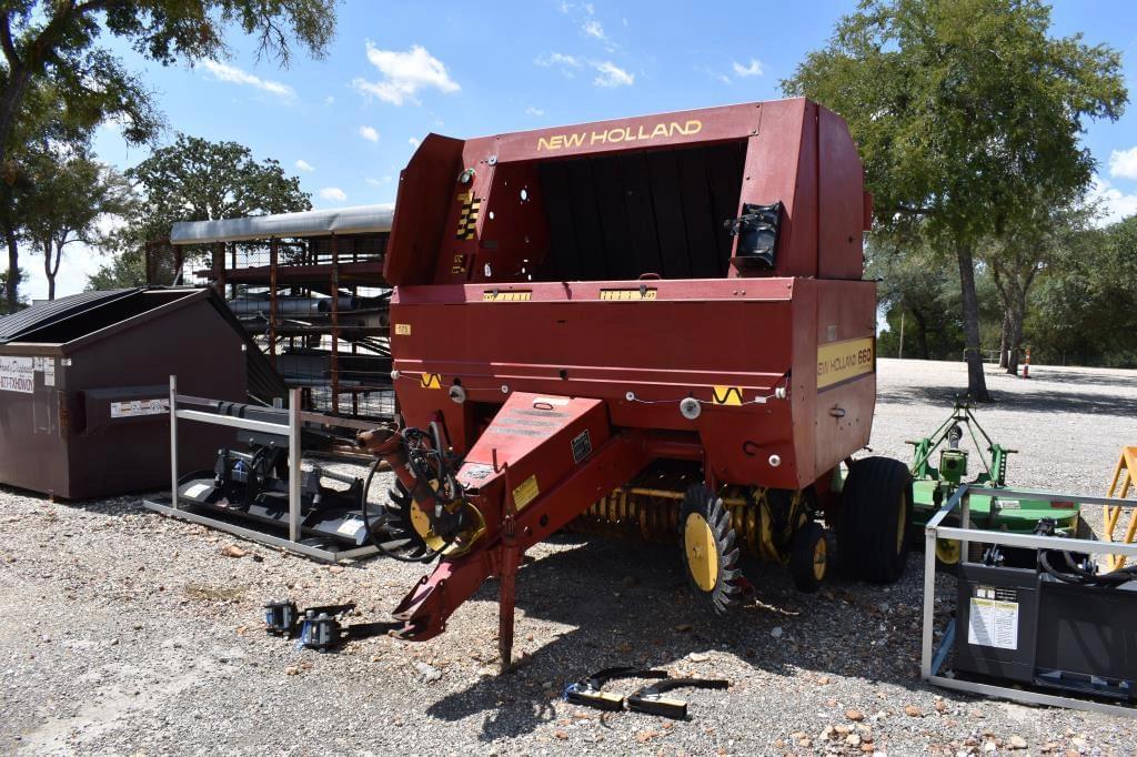 Image of New Holland 660 Primary image