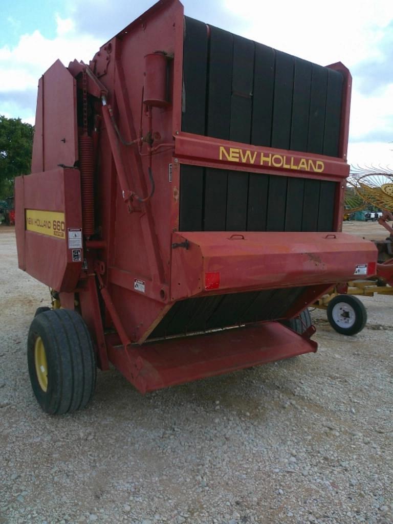 Image of New Holland 660 Image 1