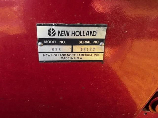 Image of New Holland 688 equipment image 4