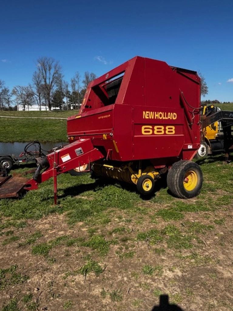New Holland 688 Equipment Image0