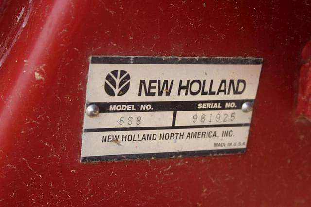 Image of New Holland 688 equipment image 2