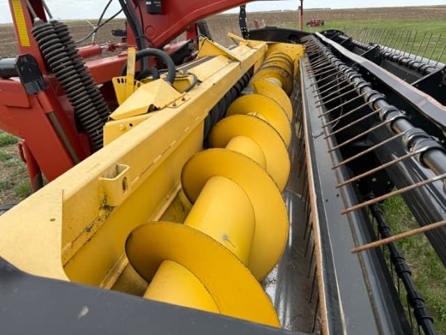 Image of New Holland H7150 equipment image 2
