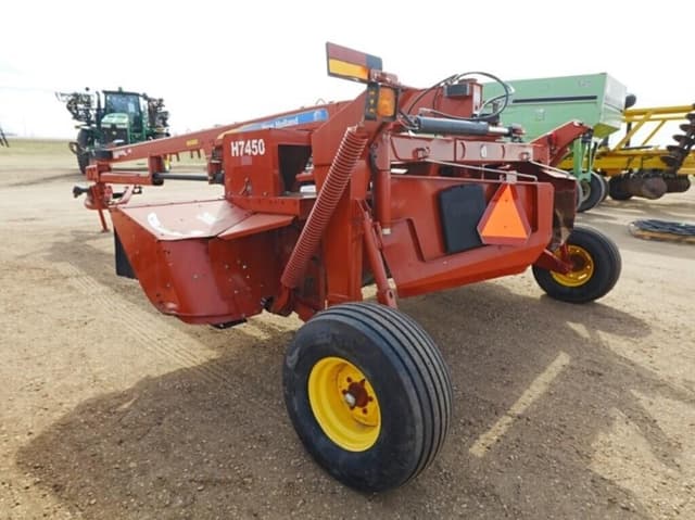Image of New Holland H7450 equipment image 1