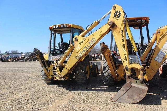 Image of New Holland LB75B equipment image 2