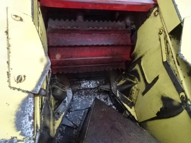 Image of New Holland 770 equipment image 2