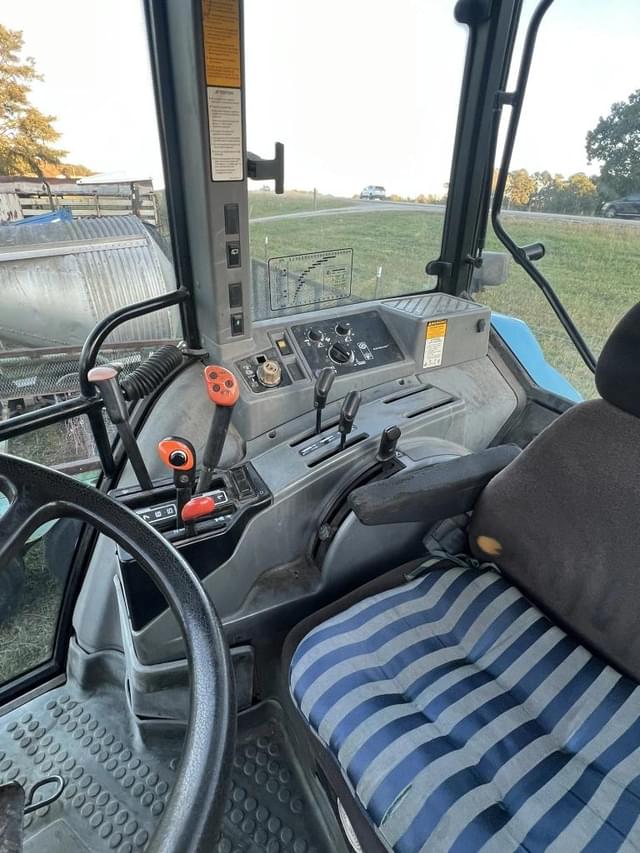 Image of New Holland 7740 equipment image 4