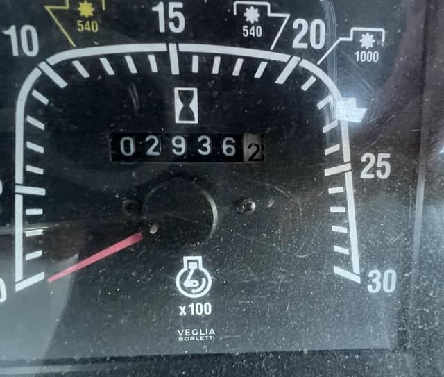 Image of New Holland 7740 equipment image 3