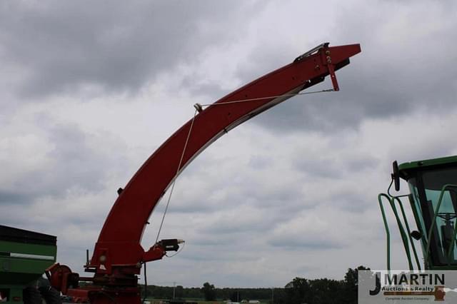 Image of New Holland 790 equipment image 4