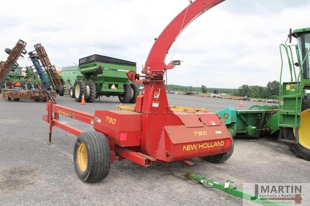 Image of New Holland 790 equipment image 3