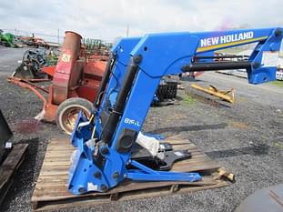 New Holland 815TL Equipment Image0