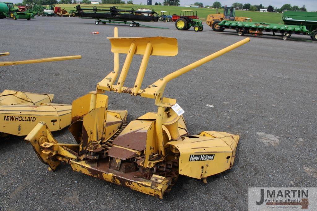 Image of New Holland 824 Primary image