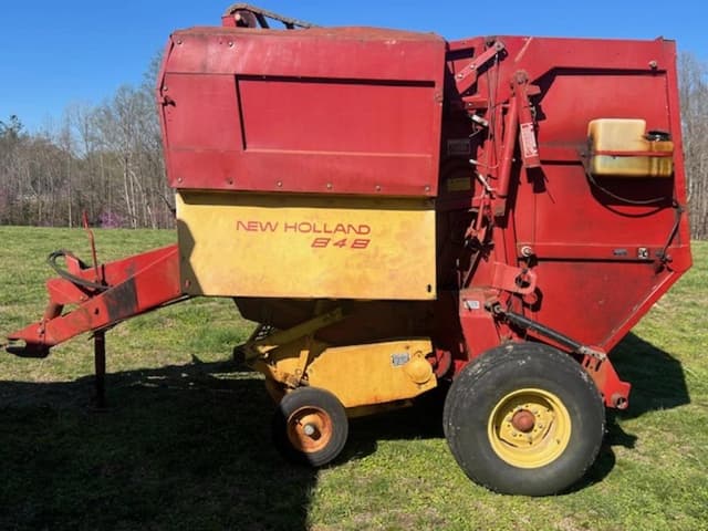 Image of New Holland 848 equipment image 4
