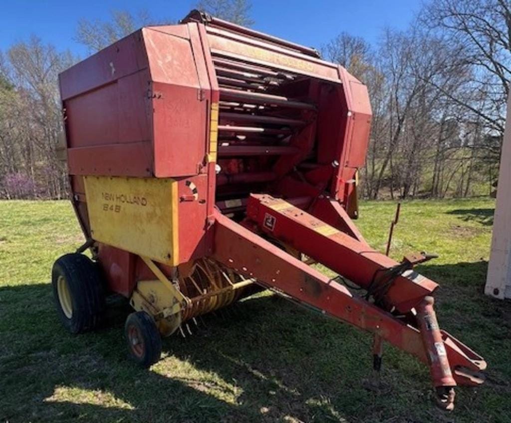 New Holland 848 Equipment Image0