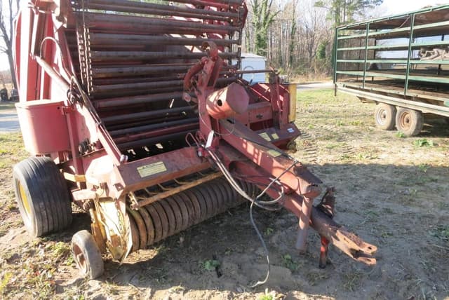 Image of New Holland 850 equipment image 1