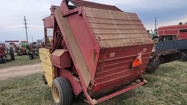 Image of New Holland 852 equipment image 4