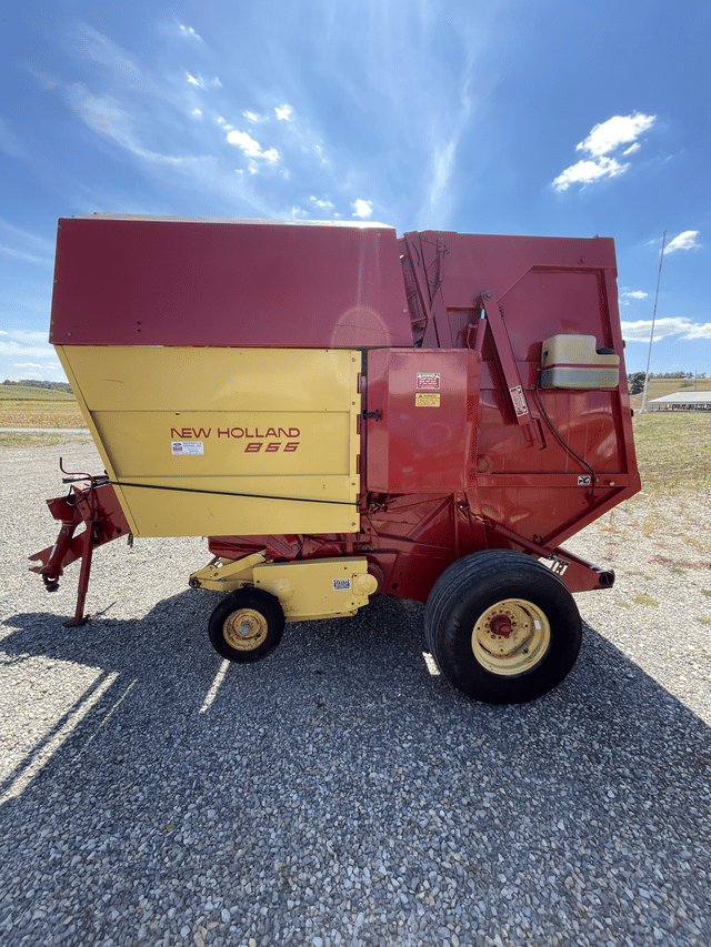 Image of New Holland 855 equipment image 4