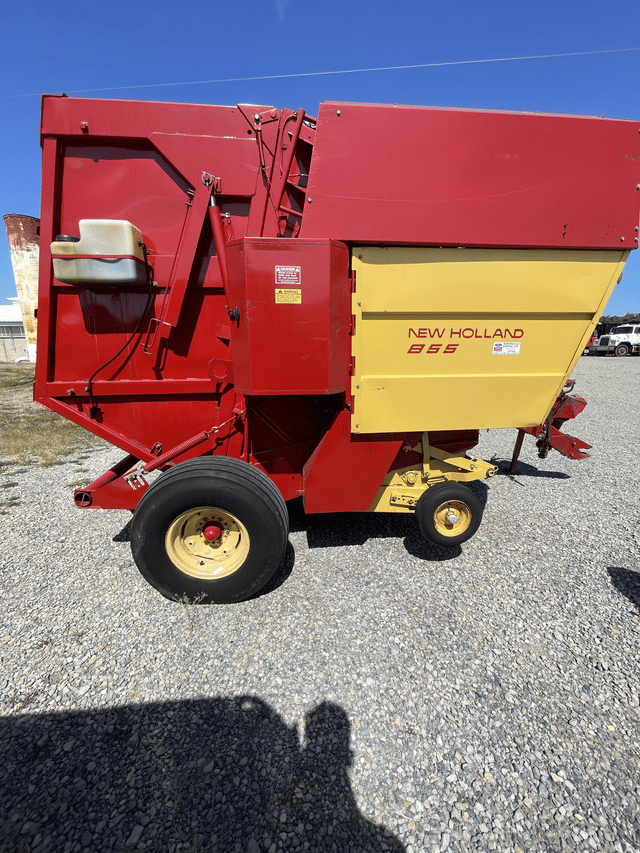 Image of New Holland 855 equipment image 3