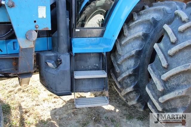 Image of New Holland 8770 equipment image 4