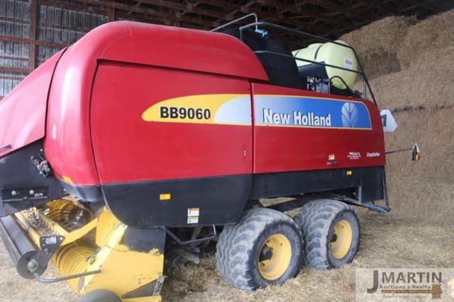 Image of New Holland BB9060 equipment image 4