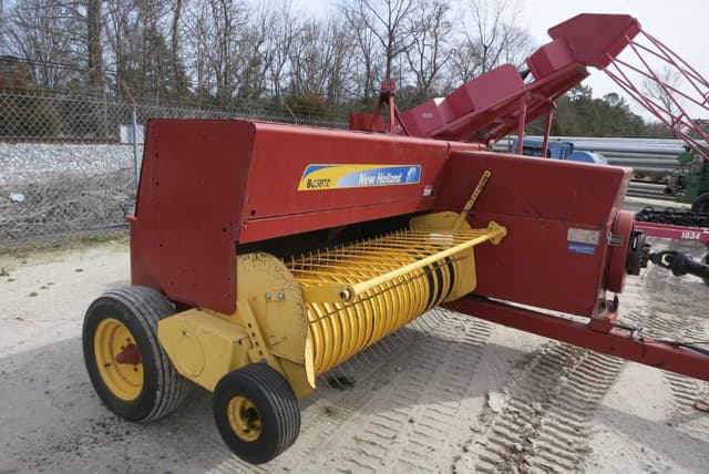 Image of New Holland BC5070 equipment image 2