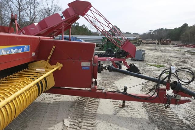 Image of New Holland BC5070 equipment image 3
