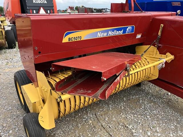Image of New Holland BC5070 equipment image 1