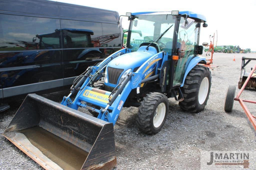 Image of New Holland Boomer 3040 Primary image