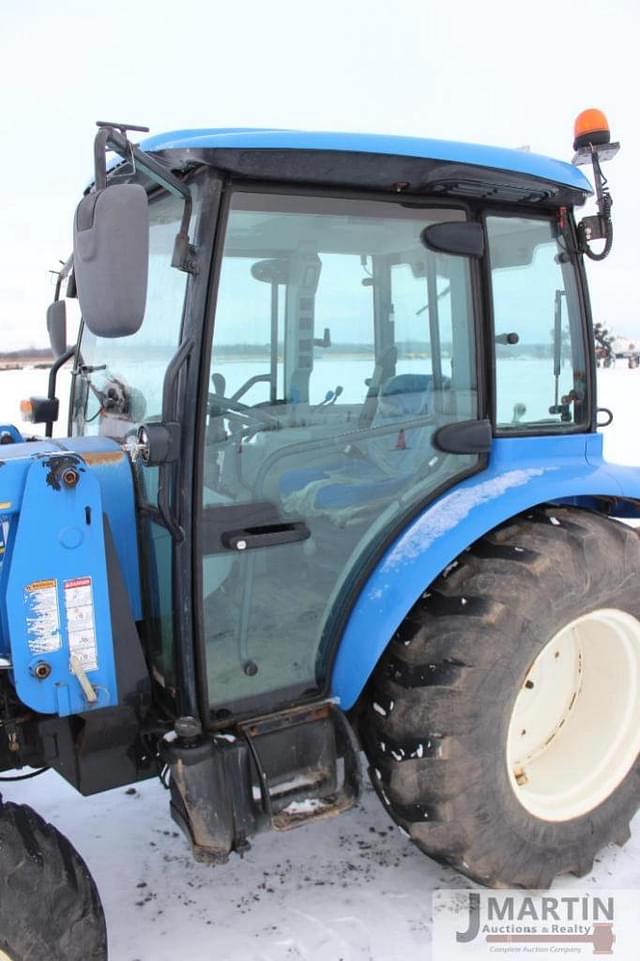 Image of New Holland Boomer 47 equipment image 3