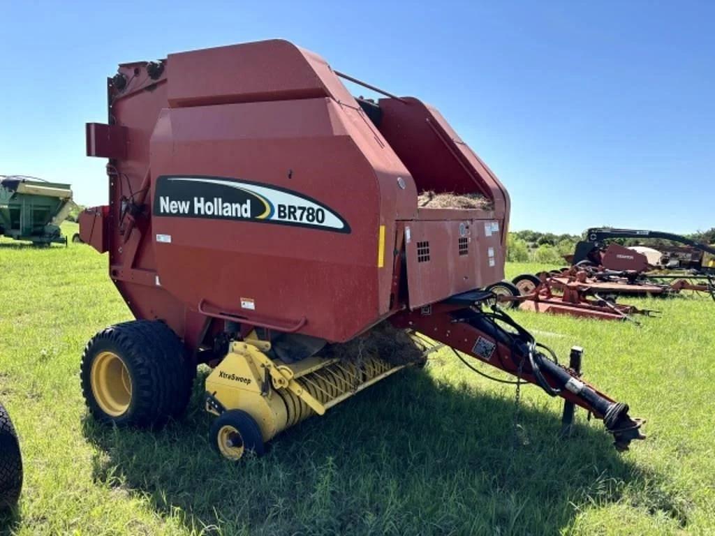 Image of New Holland BR780 Primary image