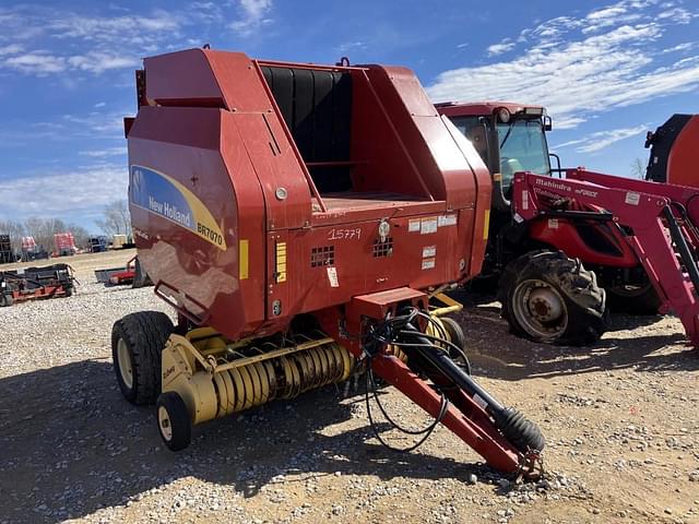 Image of New Holland BR7070 equipment image 1